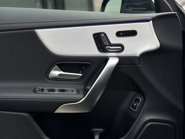 Used 2025 Mercedes-Benz CLA 250 4MATIC image 20