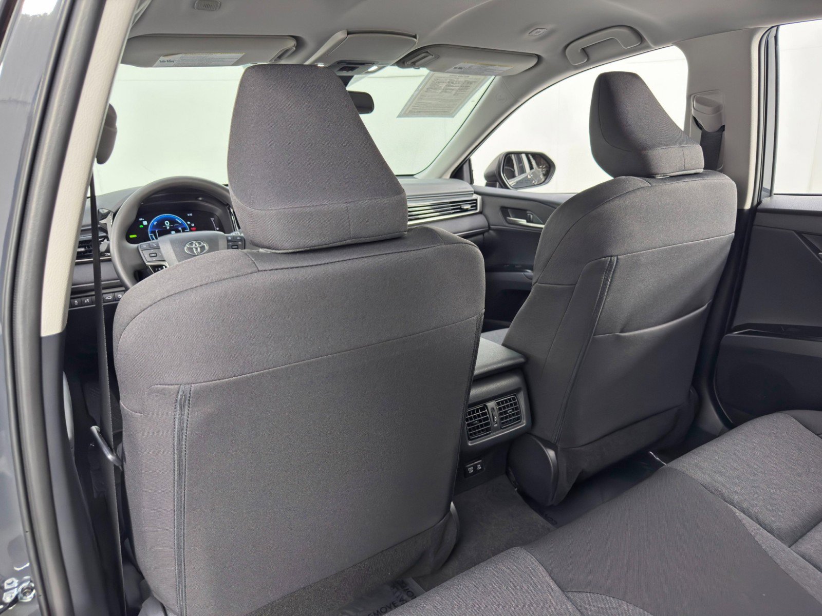 Used 2025 Toyota Camry LE image 32