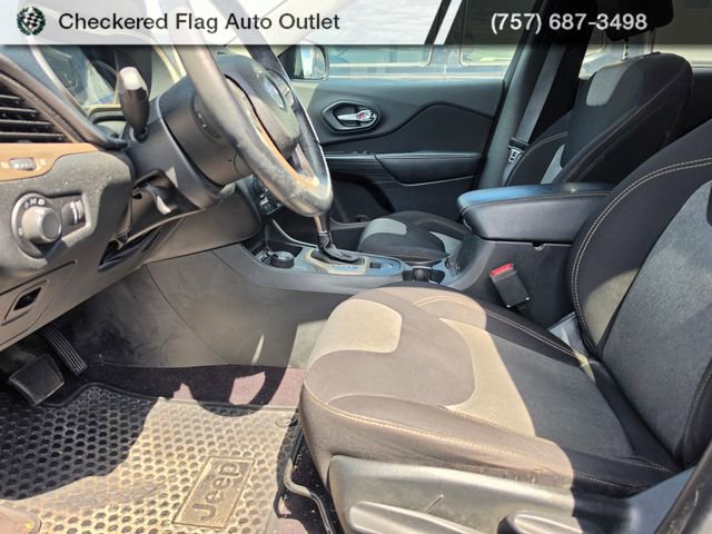 Used 2016 Jeep Cherokee Sport w/ Cold Weather Group image 9