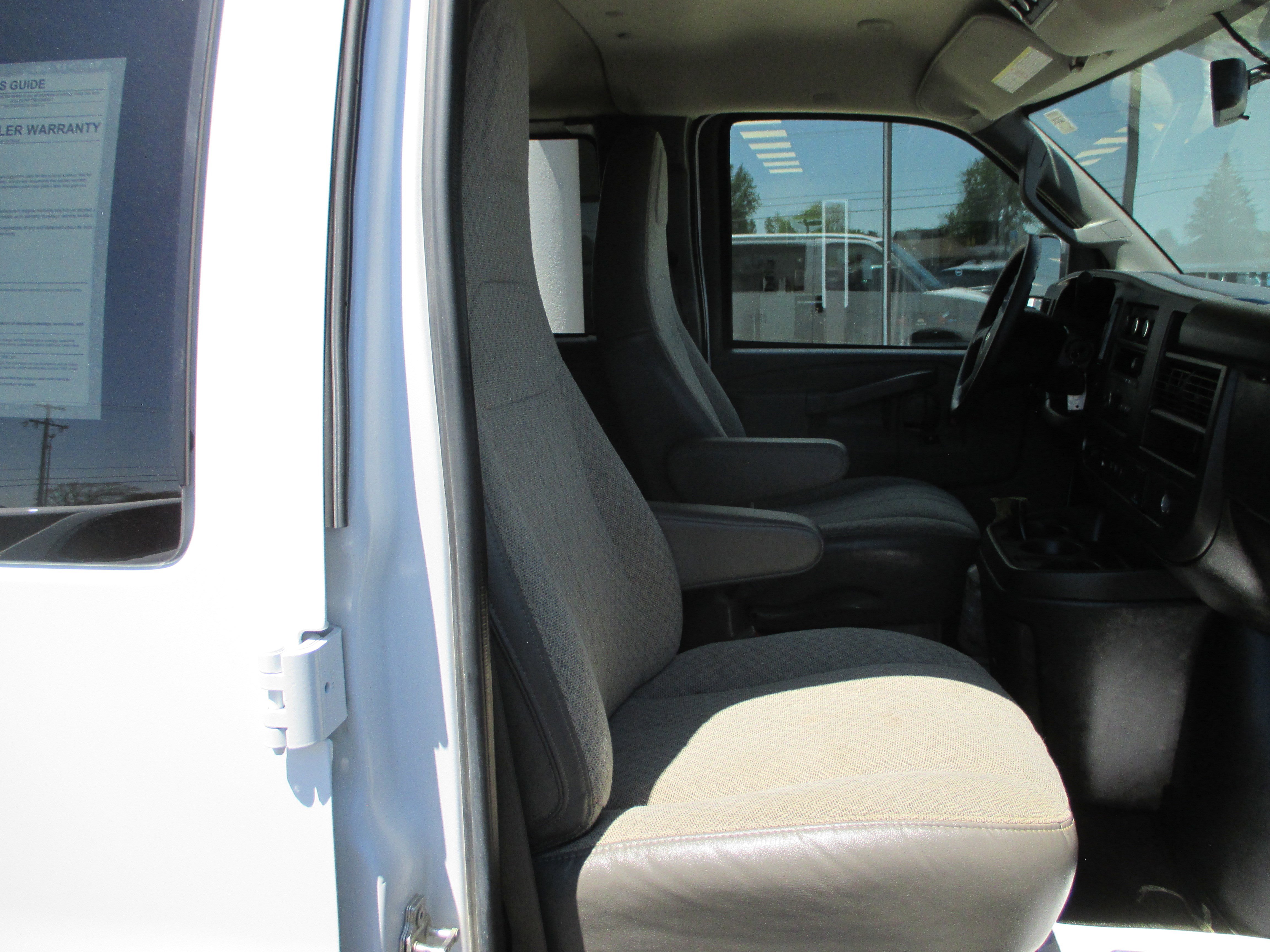 Used 2024 Chevrolet Express 3500 LS RWD image 9