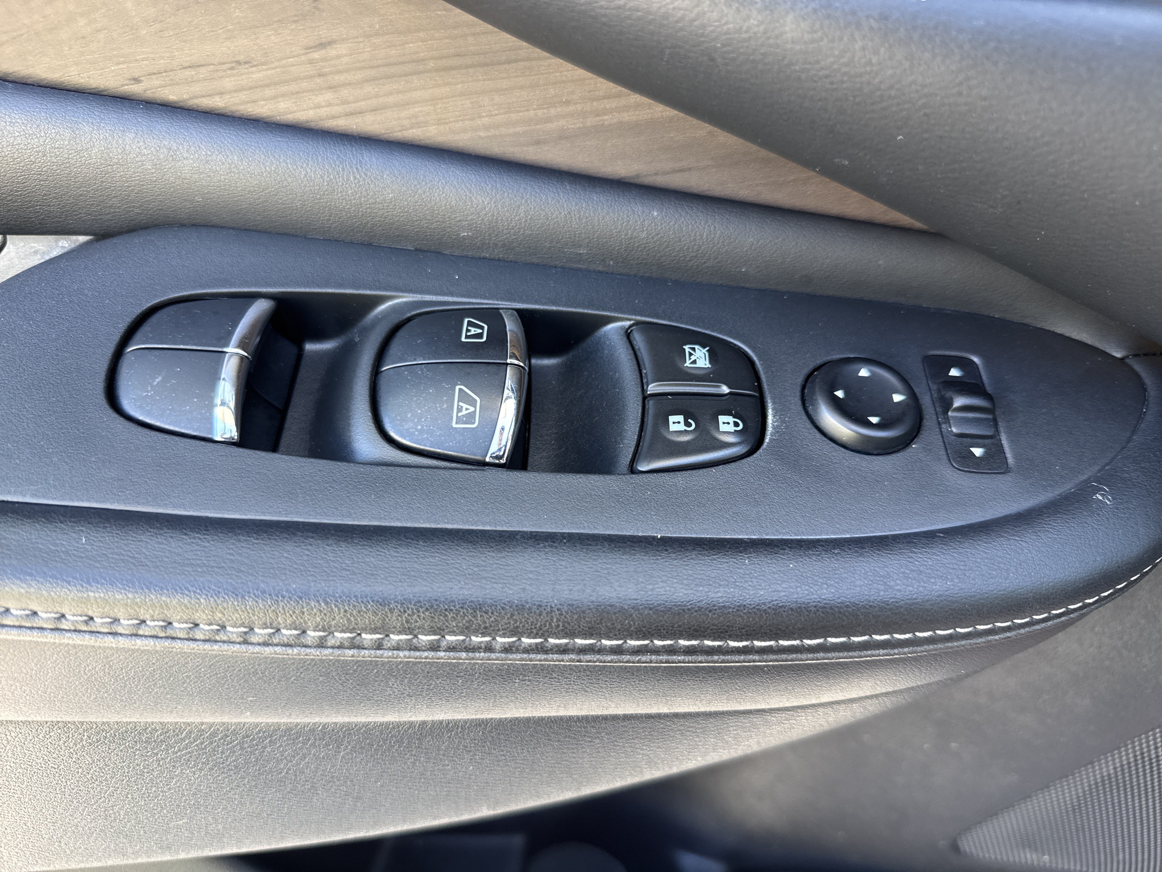 Used 2019 Nissan Murano Platinum w/ Cargo Package FWD image 15