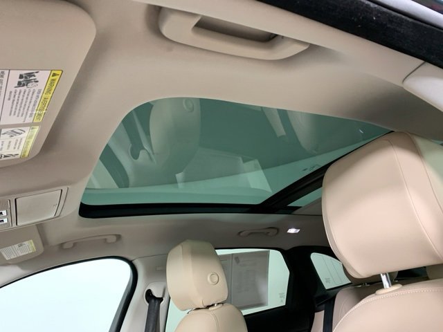 Used 2018 Jaguar F-PACE Premium image 27