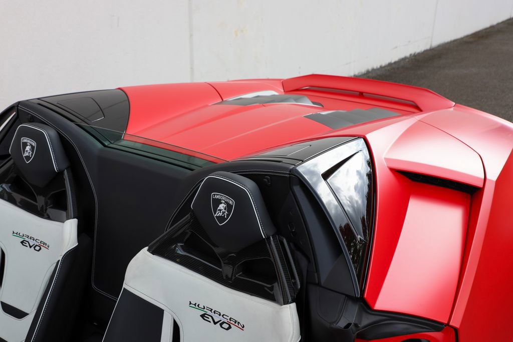 Used 2024 Lamborghini Huracan EVO AWD/4WD image 7