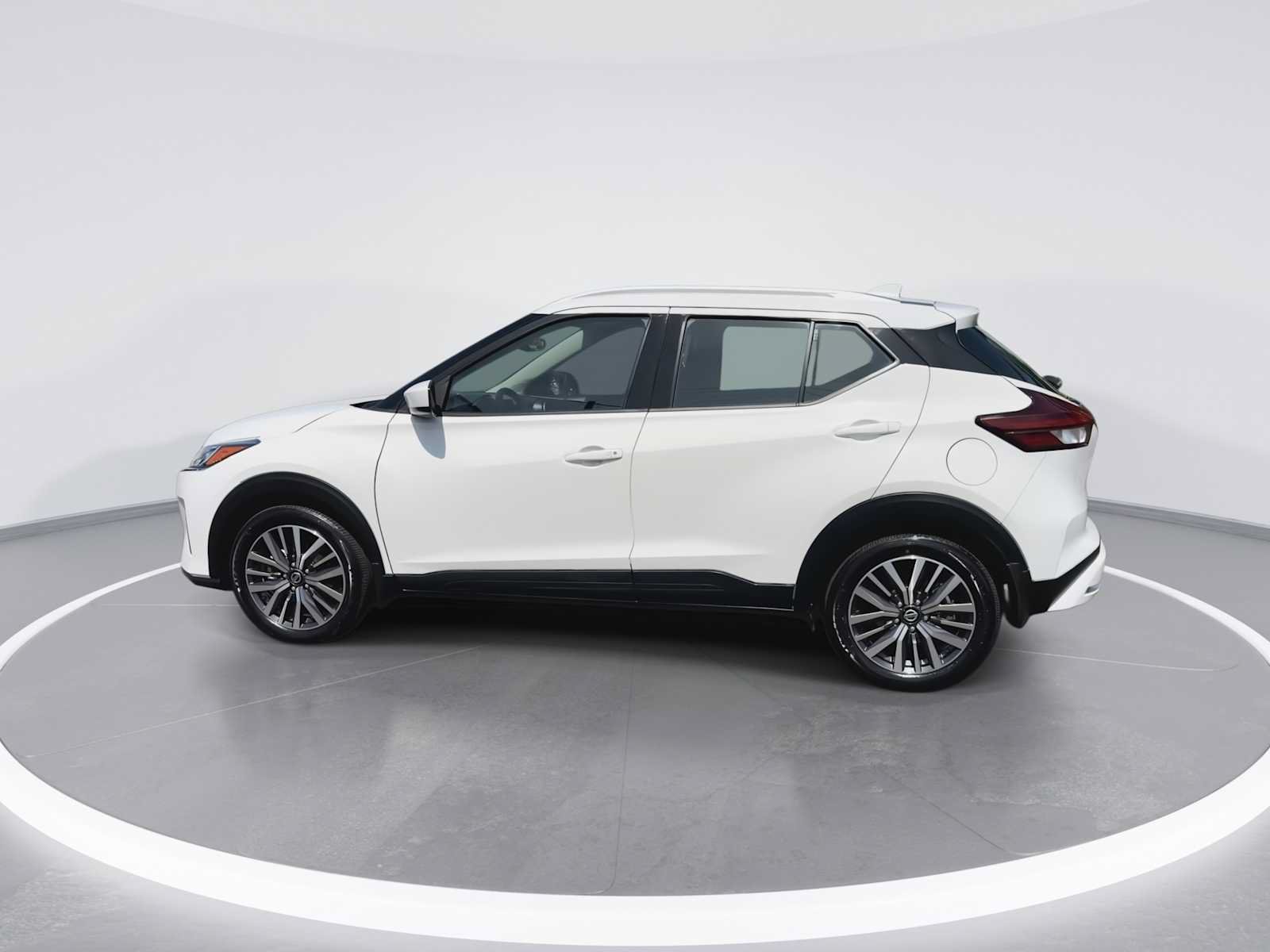 Used 2021 Nissan Kicks SV FWD image 5