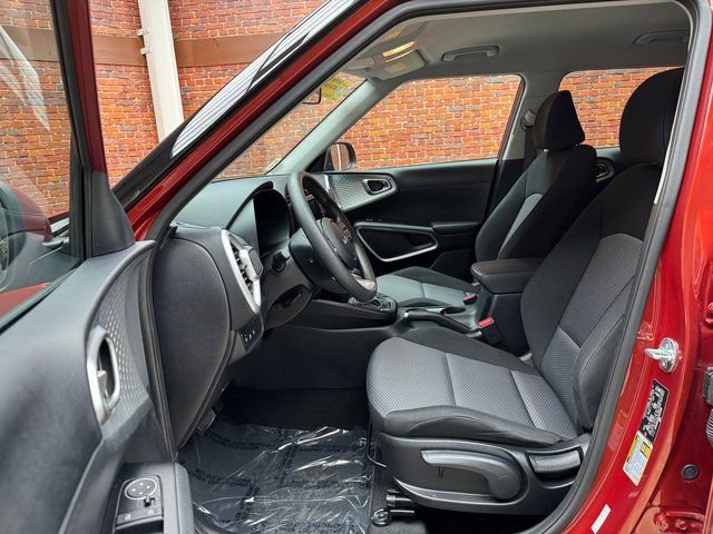 Used 2023 Kia Soul LX w/ LX Technology Package image 22