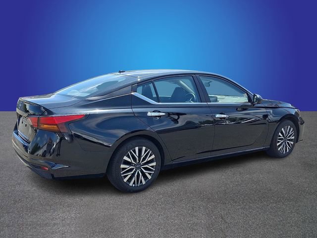 Used 2025 Nissan Altima 2.5 SV FWD image 5