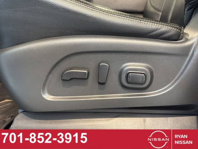 Certified 2019 Nissan Titan SL w/ Midnight Edition image 28