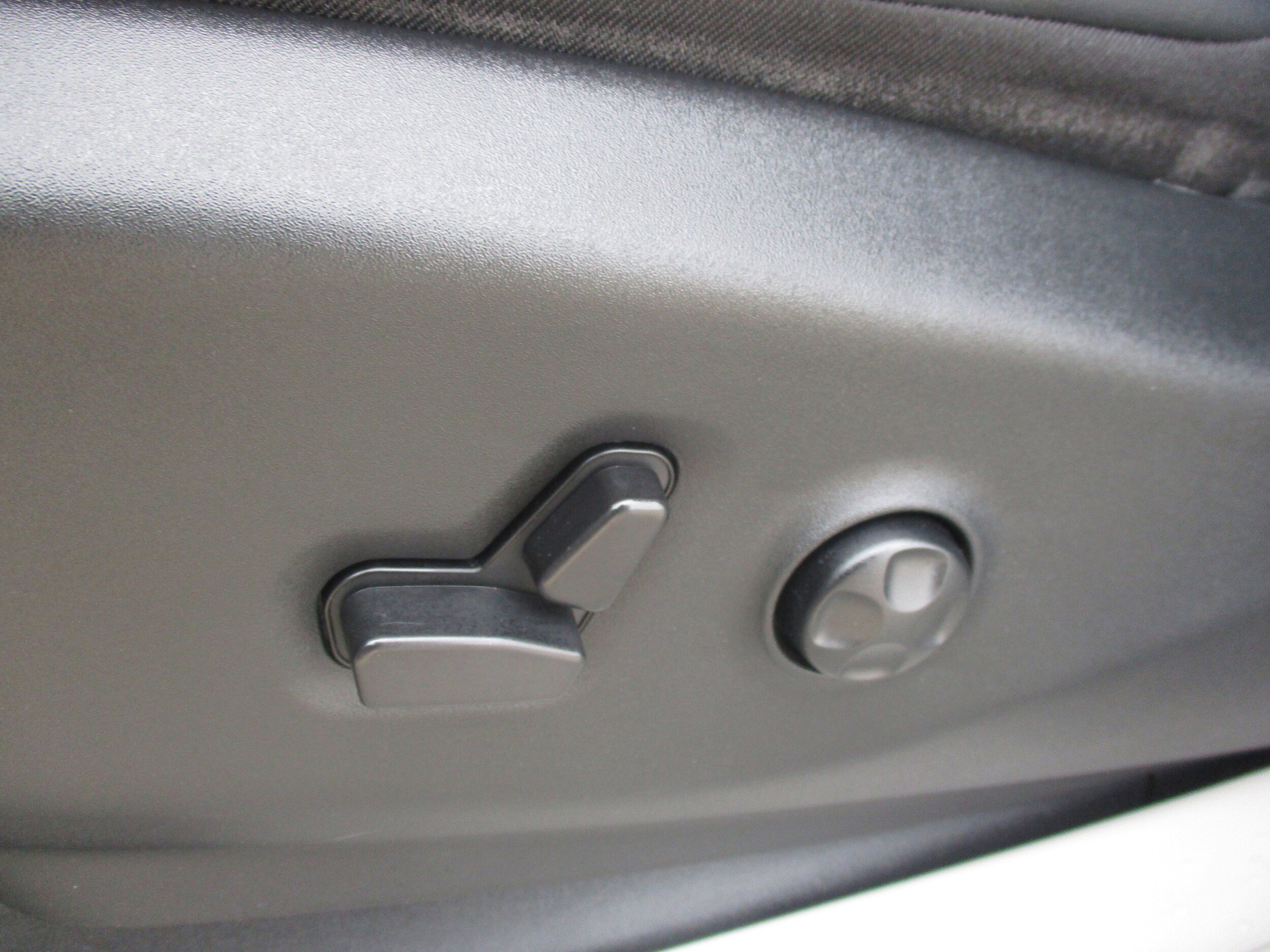 Used 2024 Chrysler Pacifica Touring-L w/ Road Tripper Package FWD image 36