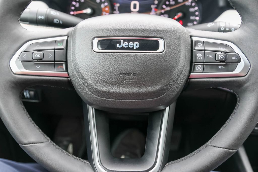 Used 2025 Jeep Compass Limited AWD/4WD image 24