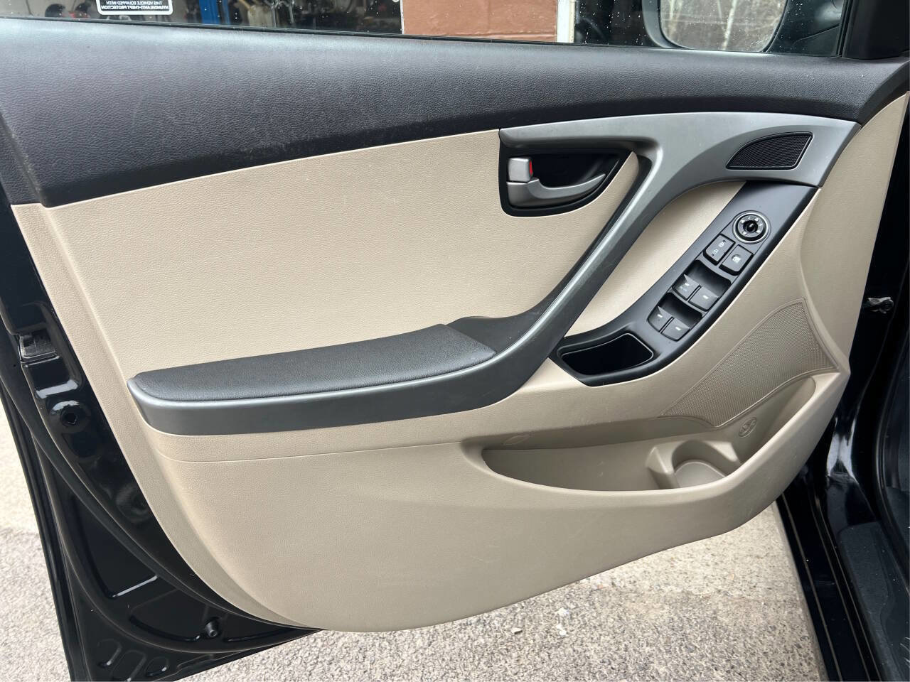 Used 2016 Hyundai Elantra SE image 17