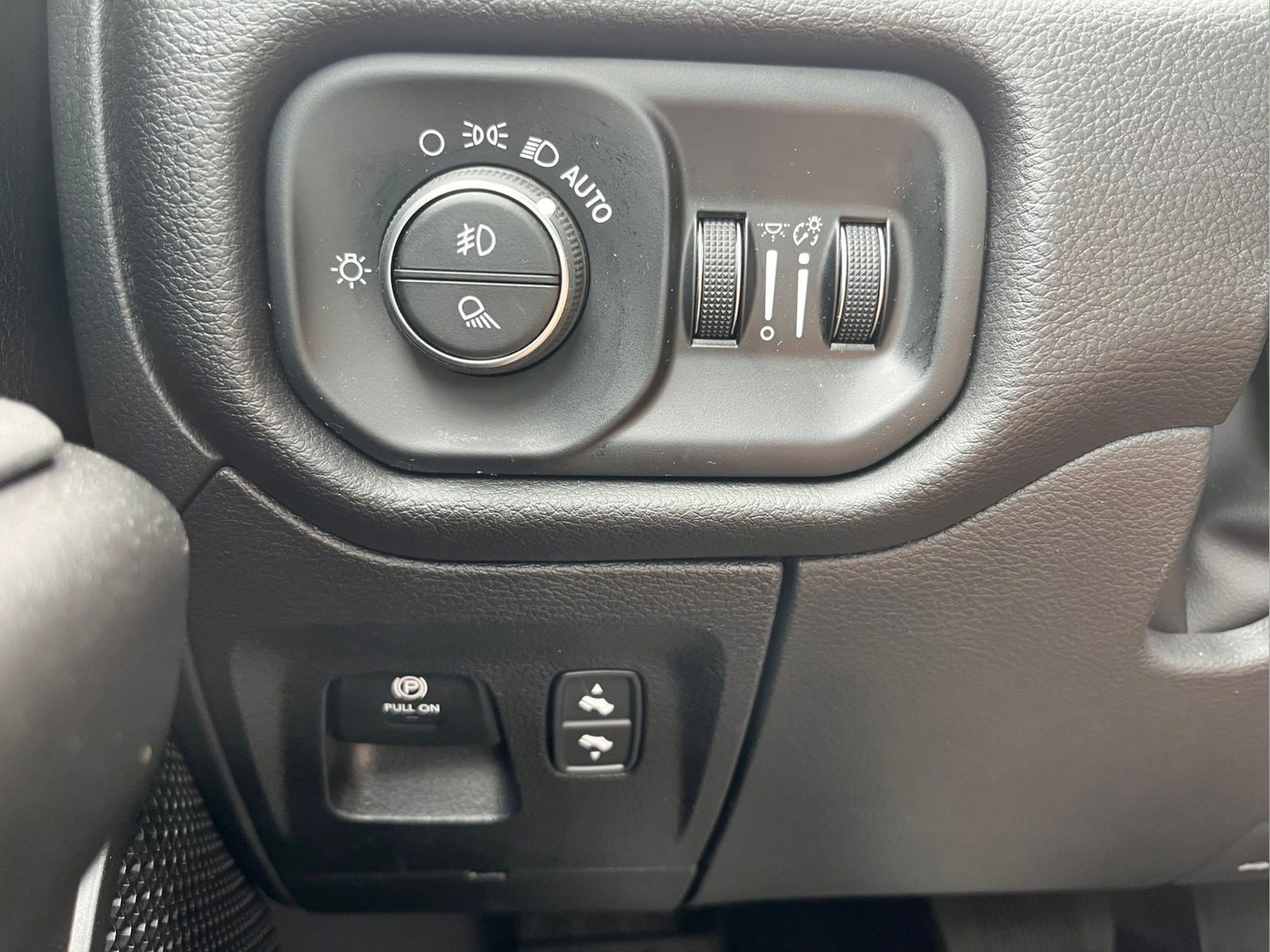 Used 2025 RAM 1500 Big Horn AWD/4WD image 15