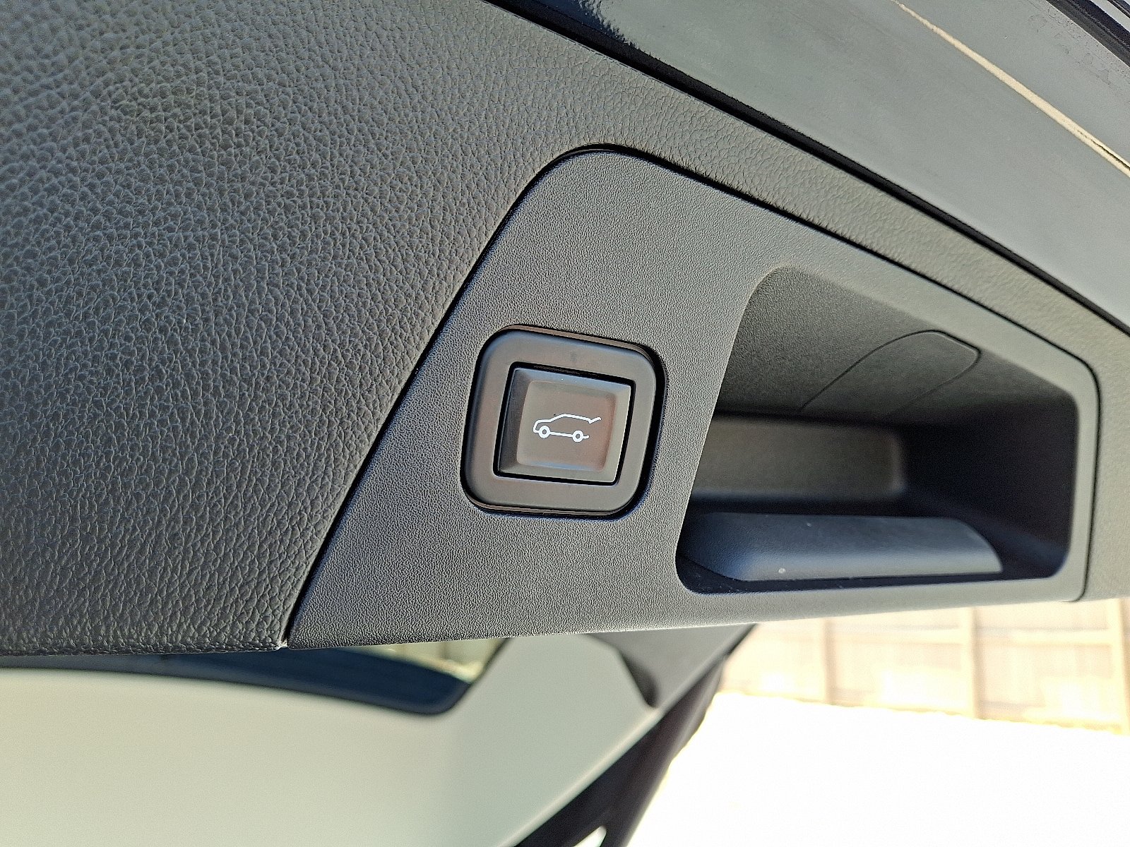 Used 2020 Buick Envision Essence w/ Experience Buick Package AWD/4WD image 31