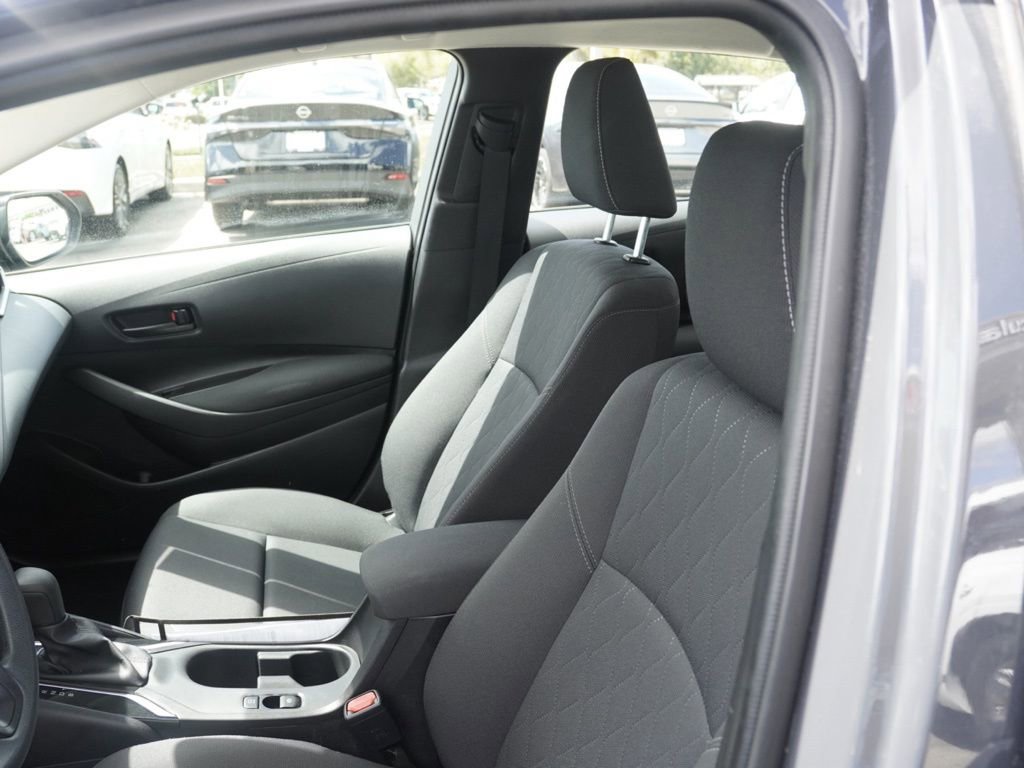 Used 2025 Toyota Corolla LE image 15