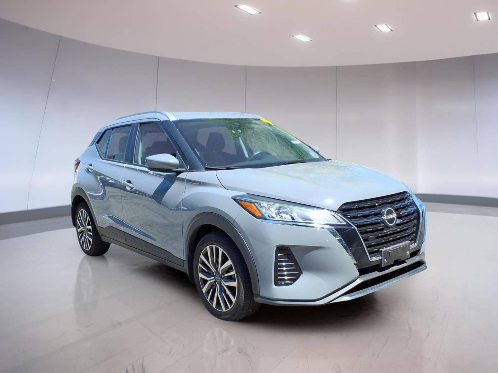 Used 2023 Nissan Kicks SV