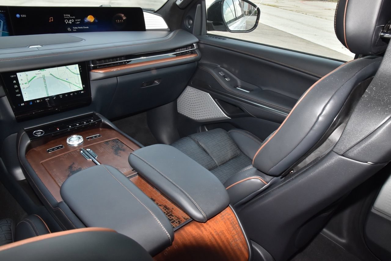 New 2027 Lincoln Navigator Black Label AWD/4WD image 18