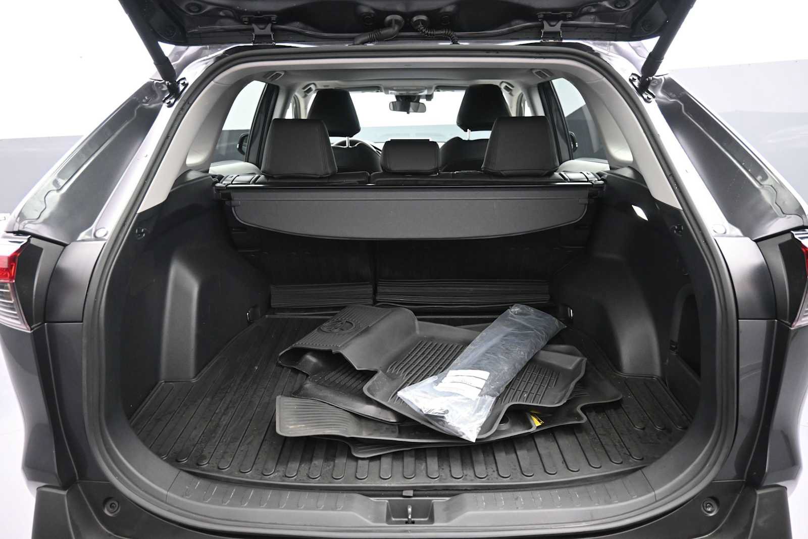 Used 2025 Toyota RAV4 XLE w/ Convenience Package AWD/4WD image 22