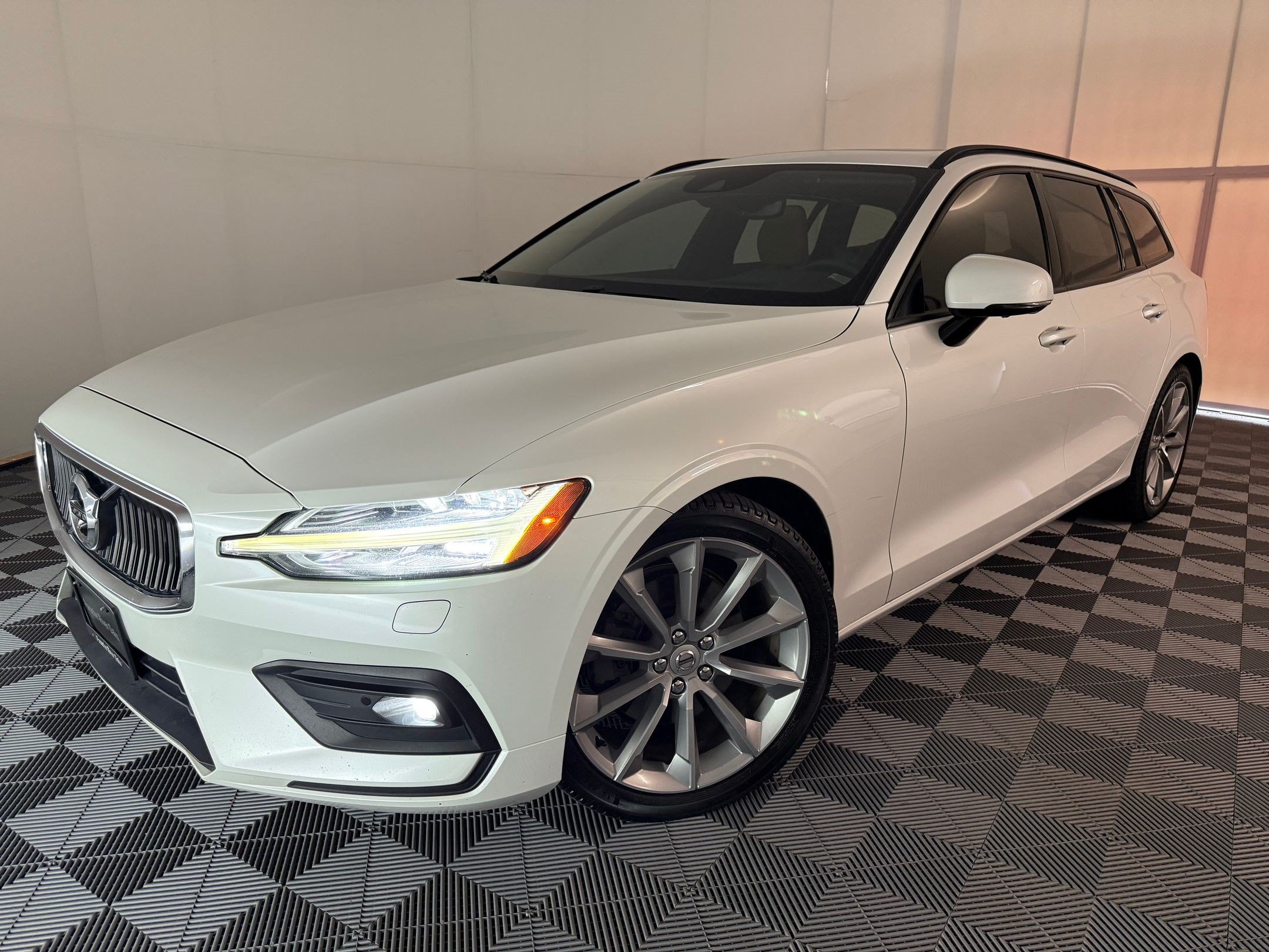 Used 2020 Volvo V60 T5 Momentum