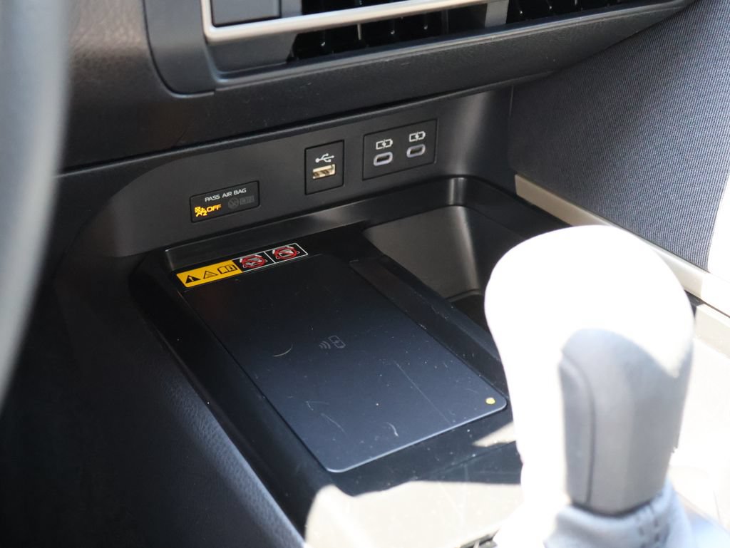 Used 2025 Toyota Camry LE FWD image 35