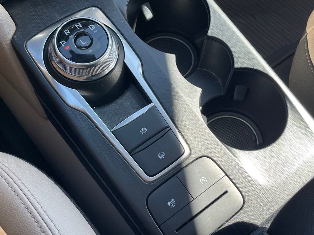 Used 2022 Ford Escape SEL image 16