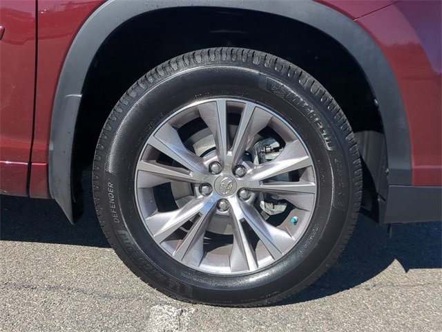 Used 2014 Toyota Highlander XLE image 10
