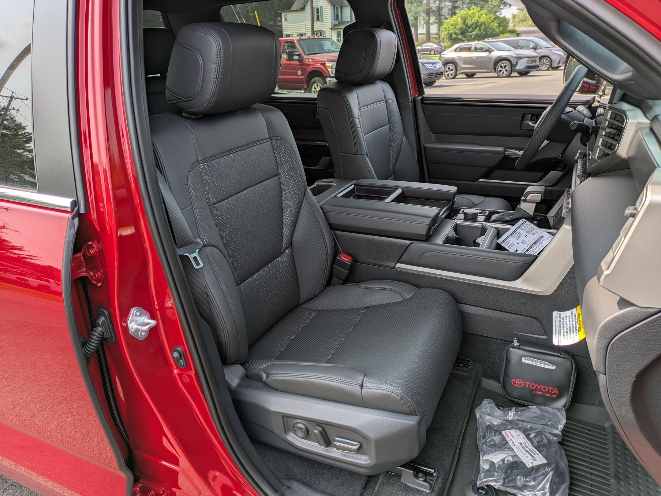 New 2025 Toyota Tundra Limited image 24