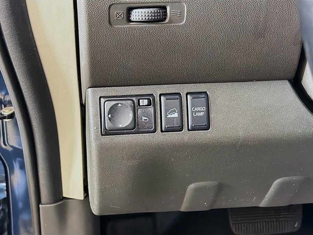 Used 2019 Nissan Frontier PRO-4X image 27