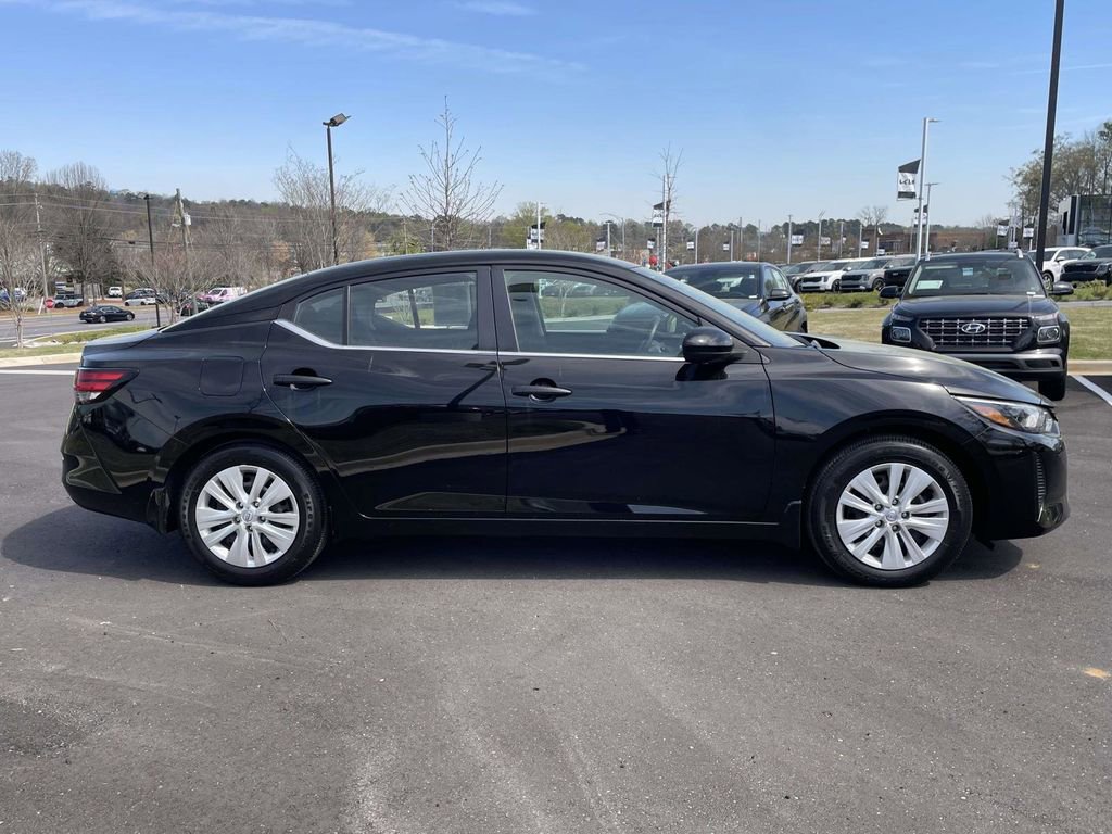 Used 2025 Nissan Sentra S FWD image 2