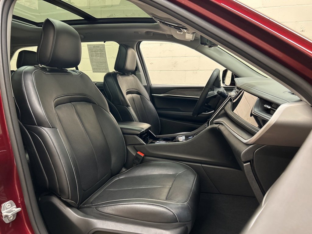 Used 2022 Jeep Grand Cherokee Limited 4xe w/ Luxury Tech Group II image 10