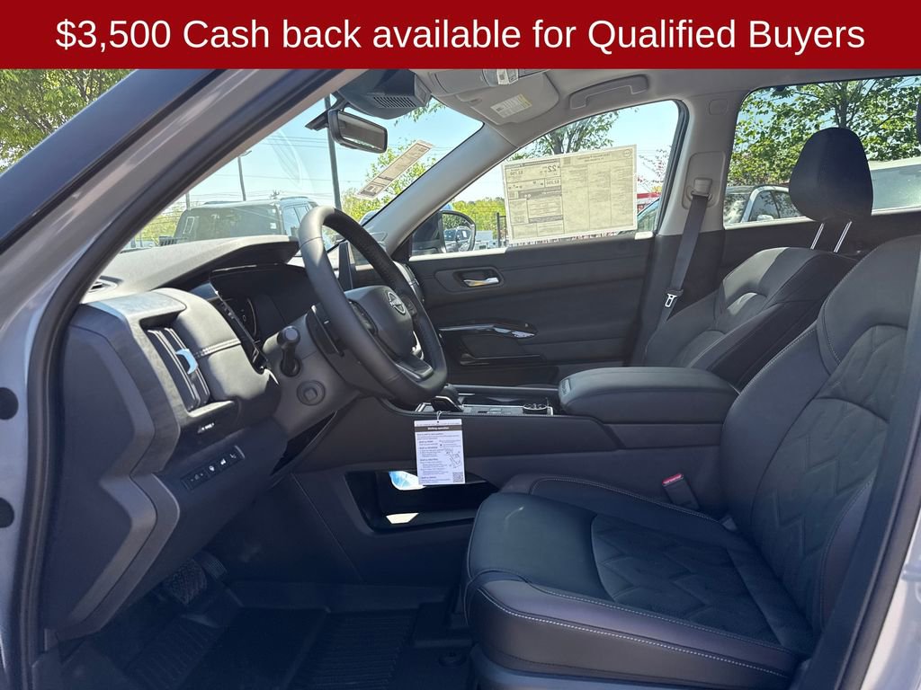 New 2026 Nissan Pathfinder Platinum image 10