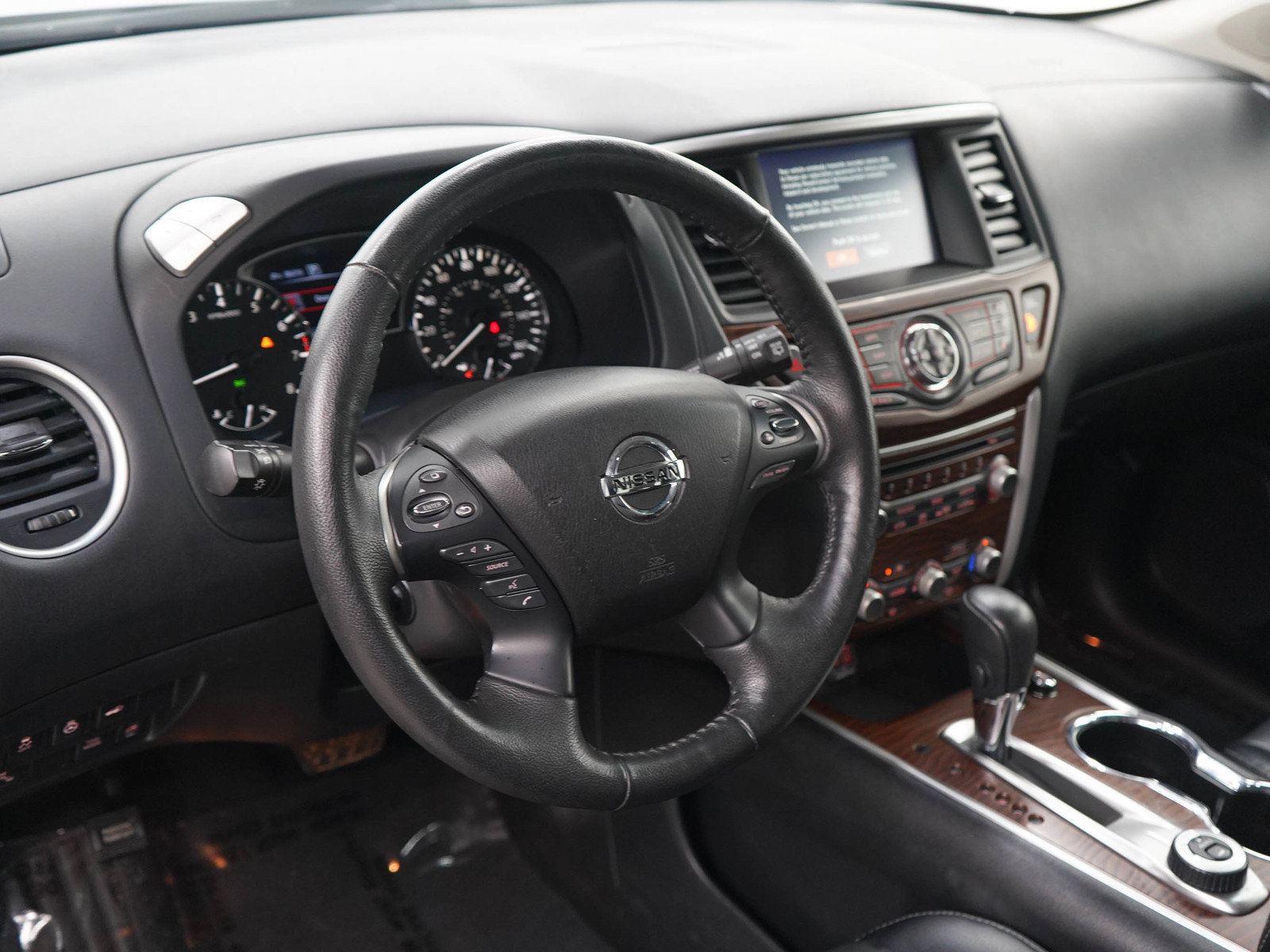 Used 2020 Nissan Pathfinder Platinum AWD/4WD image 22
