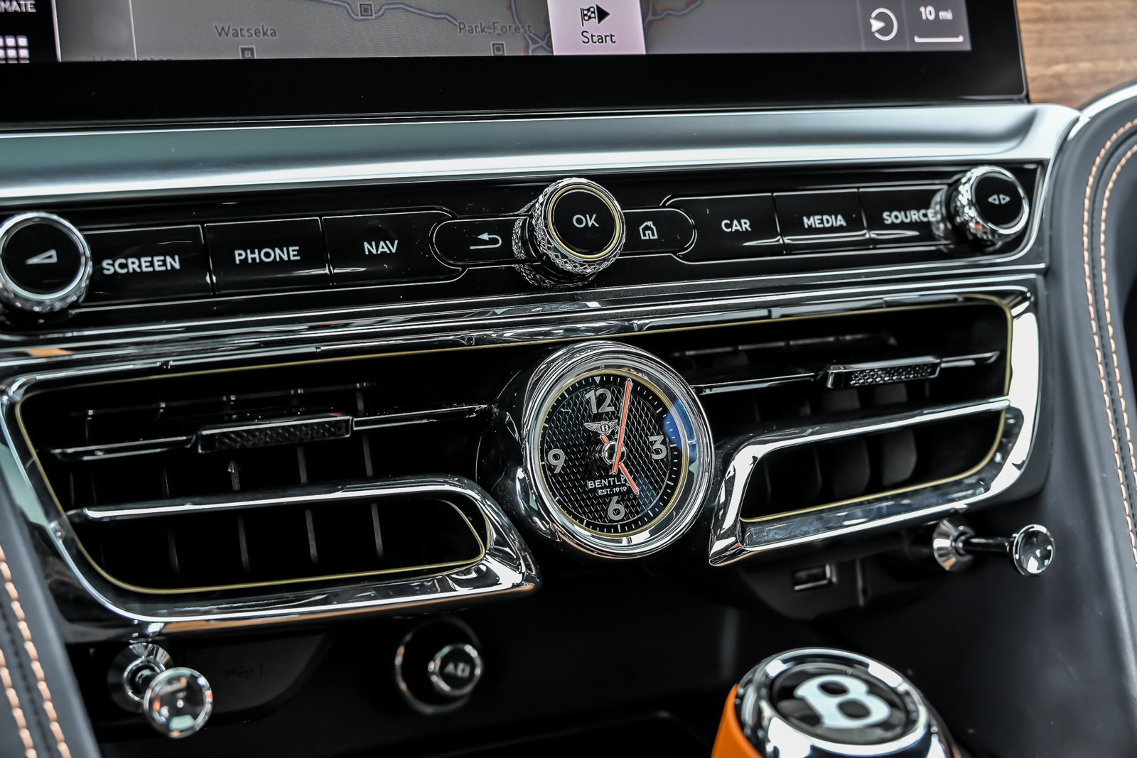 Certified 2023 Bentley Flying Spur Plug-In Hybrid AWD/4WD image 38