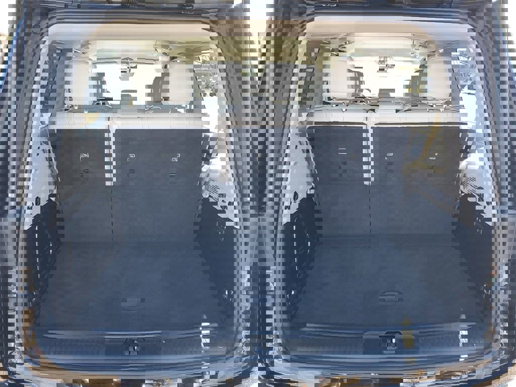 Used 2023 Jeep Wagoneer Series III w/ Preferred Equipment Group image 32