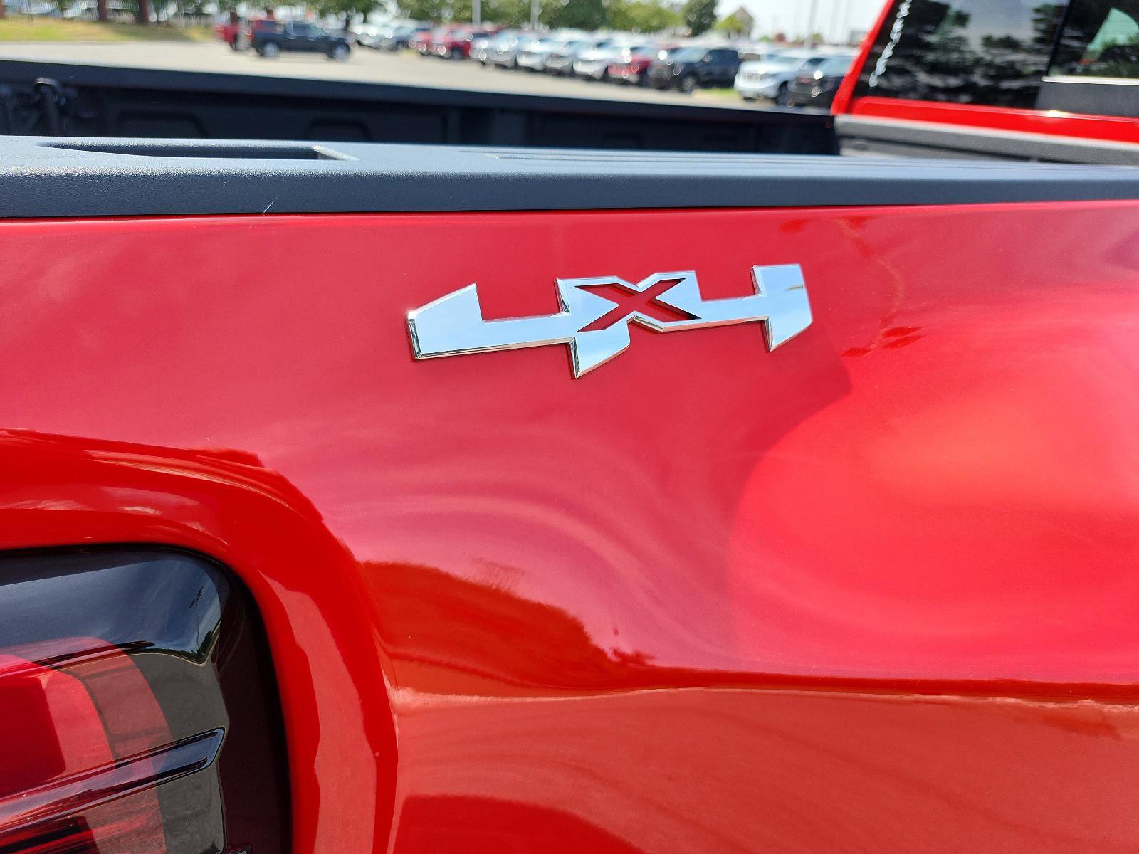 Used 2024 GMC Sierra 3500 SLT w/ SLT Convenience Package image 6