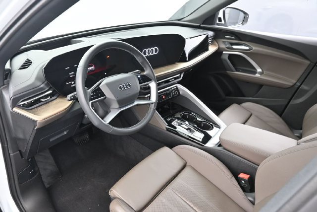 Used 2025 Audi Q5 Premium Plus AWD/4WD image 11