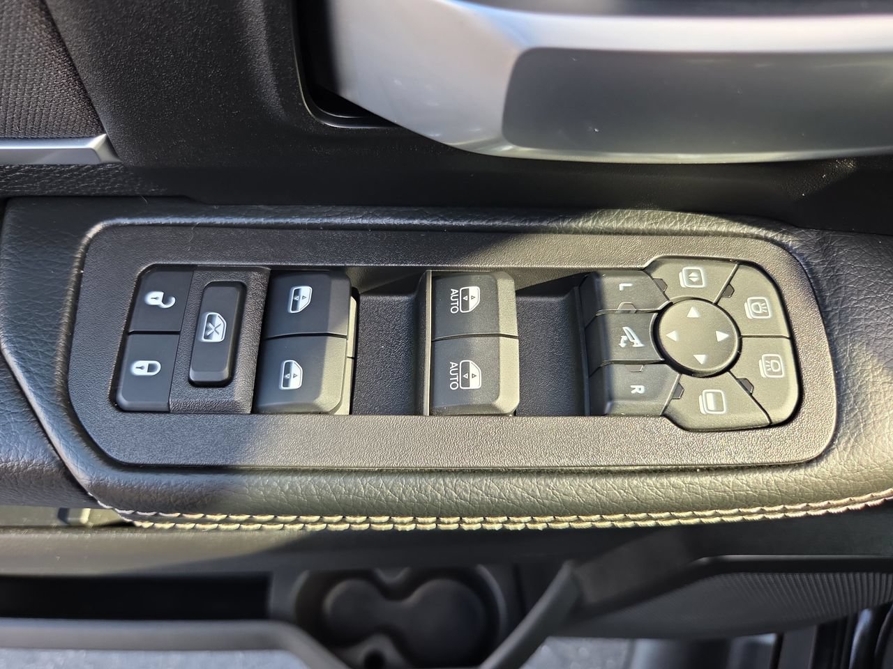 Used 2025 RAM 2500 Big Horn AWD/4WD image 20