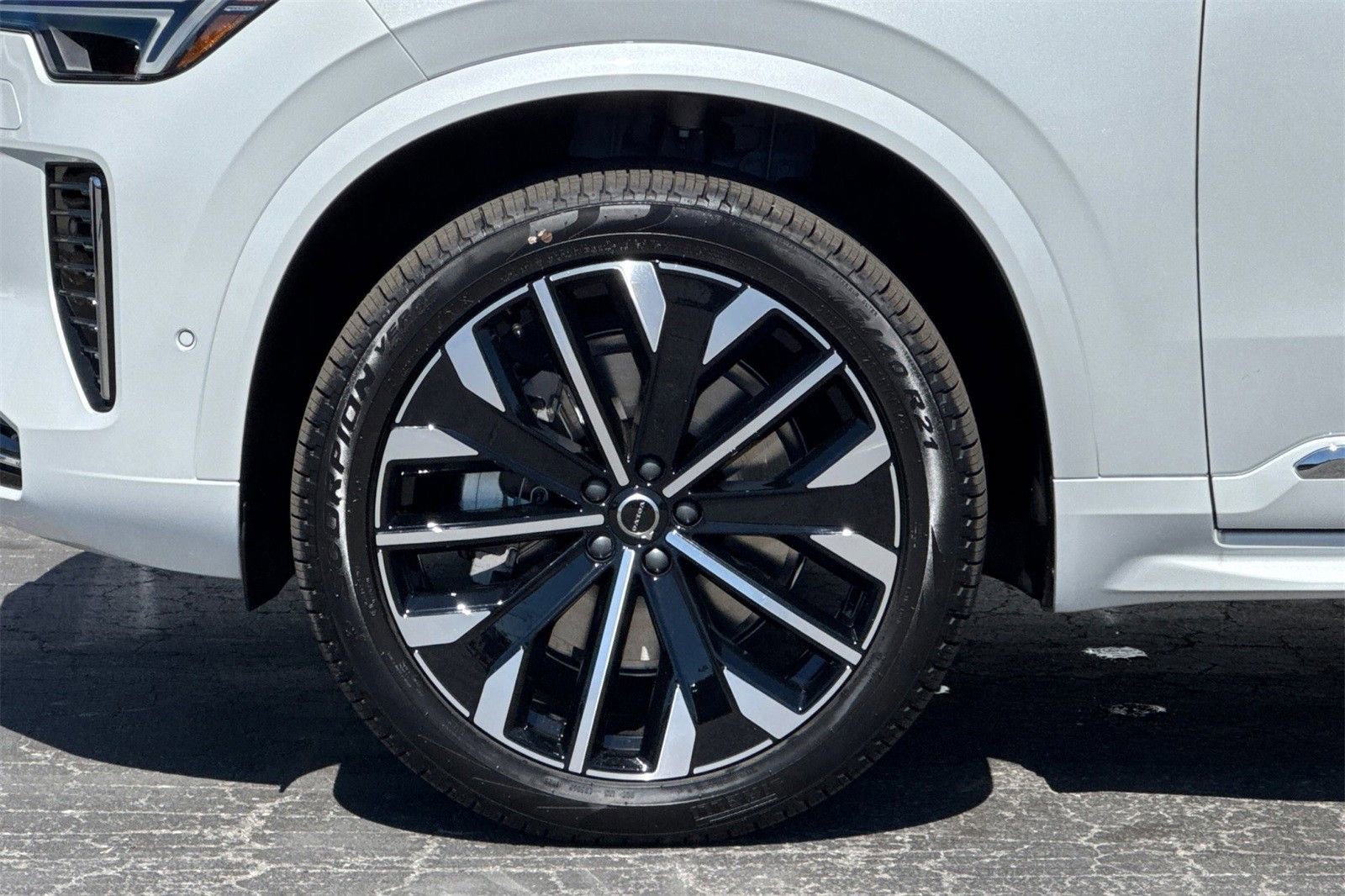 Used 2026 Volvo XC90 B6 Plus w/ Protection Package Premier AWD/4WD image 27