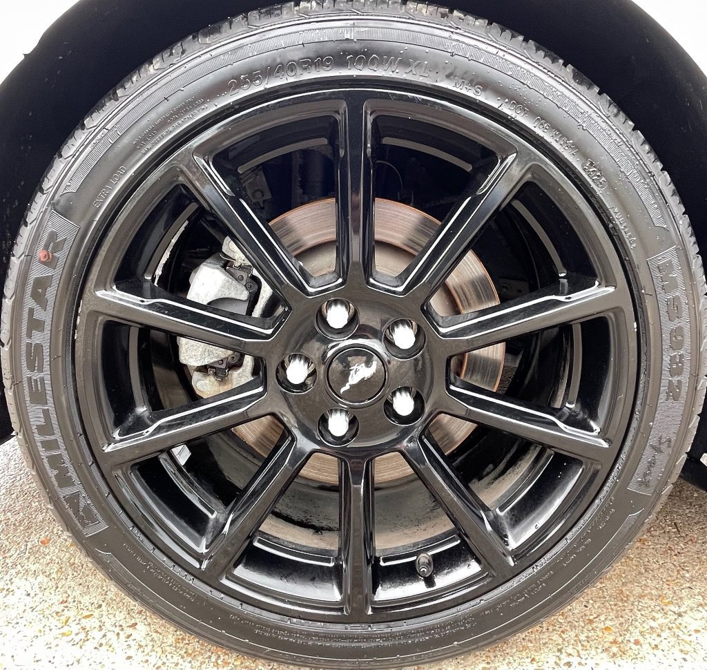 Used 2016 Ford Mustang GT Premium w/ Black Accent Package RWD image 12