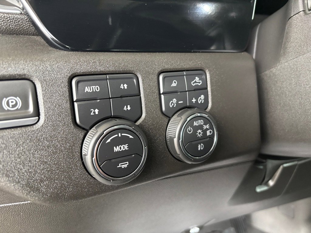 Used 2024 Chevrolet Silverado 2500 LTZ AWD/4WD image 19