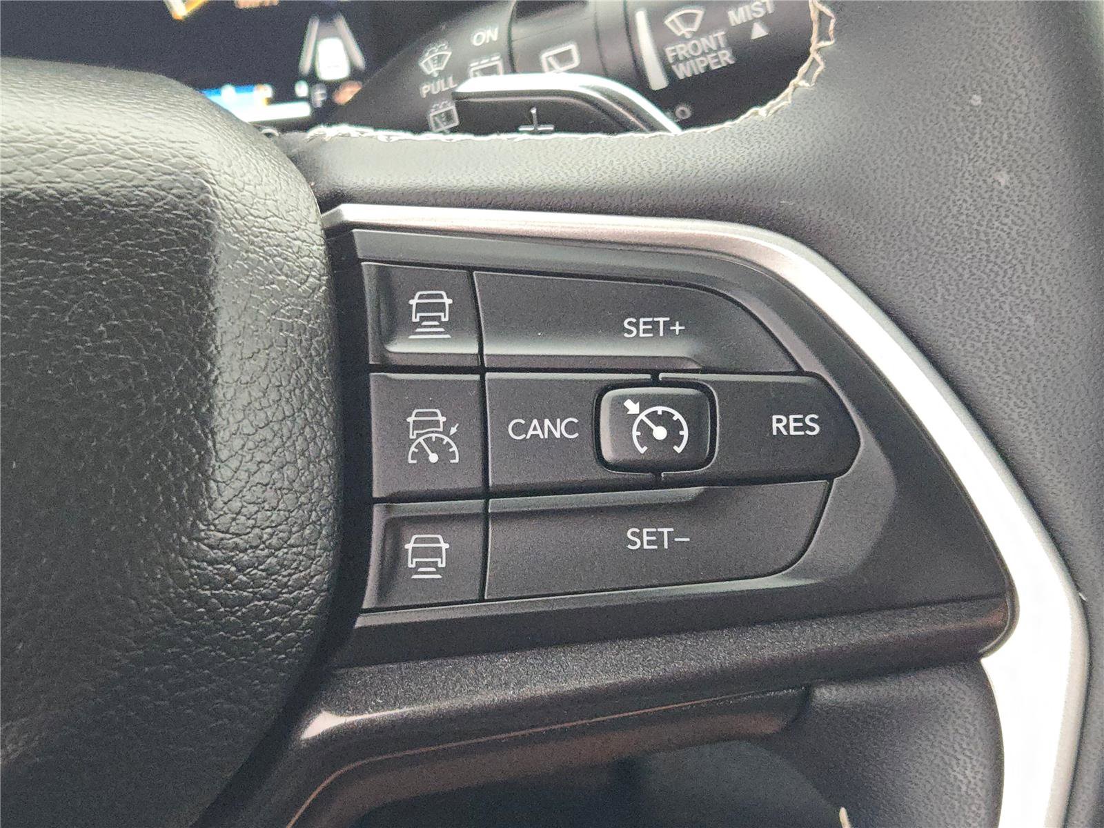 Certified 2023 Jeep Grand Cherokee L Laredo image 38