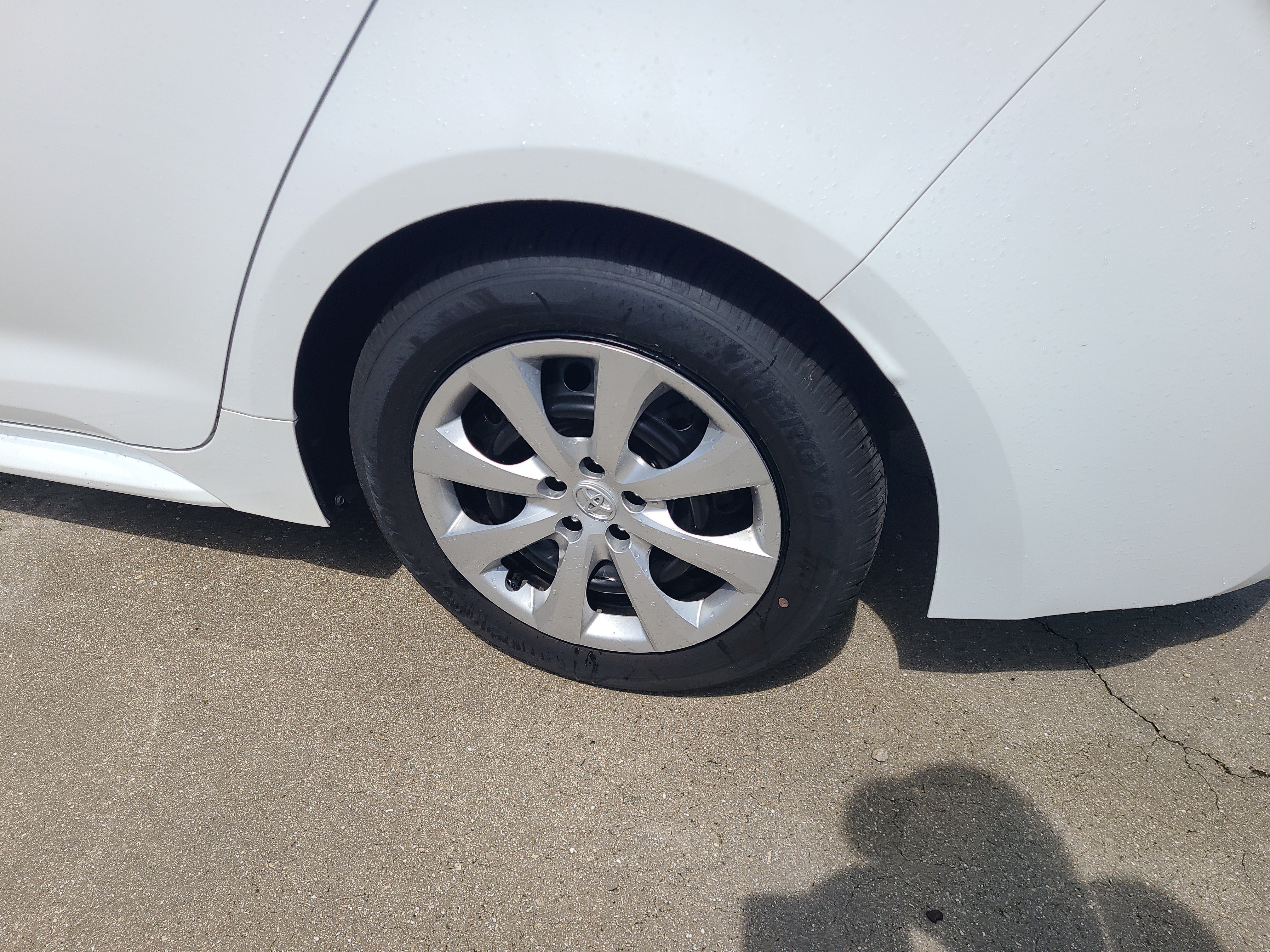 Used 2025 Toyota Corolla LE FWD image 8