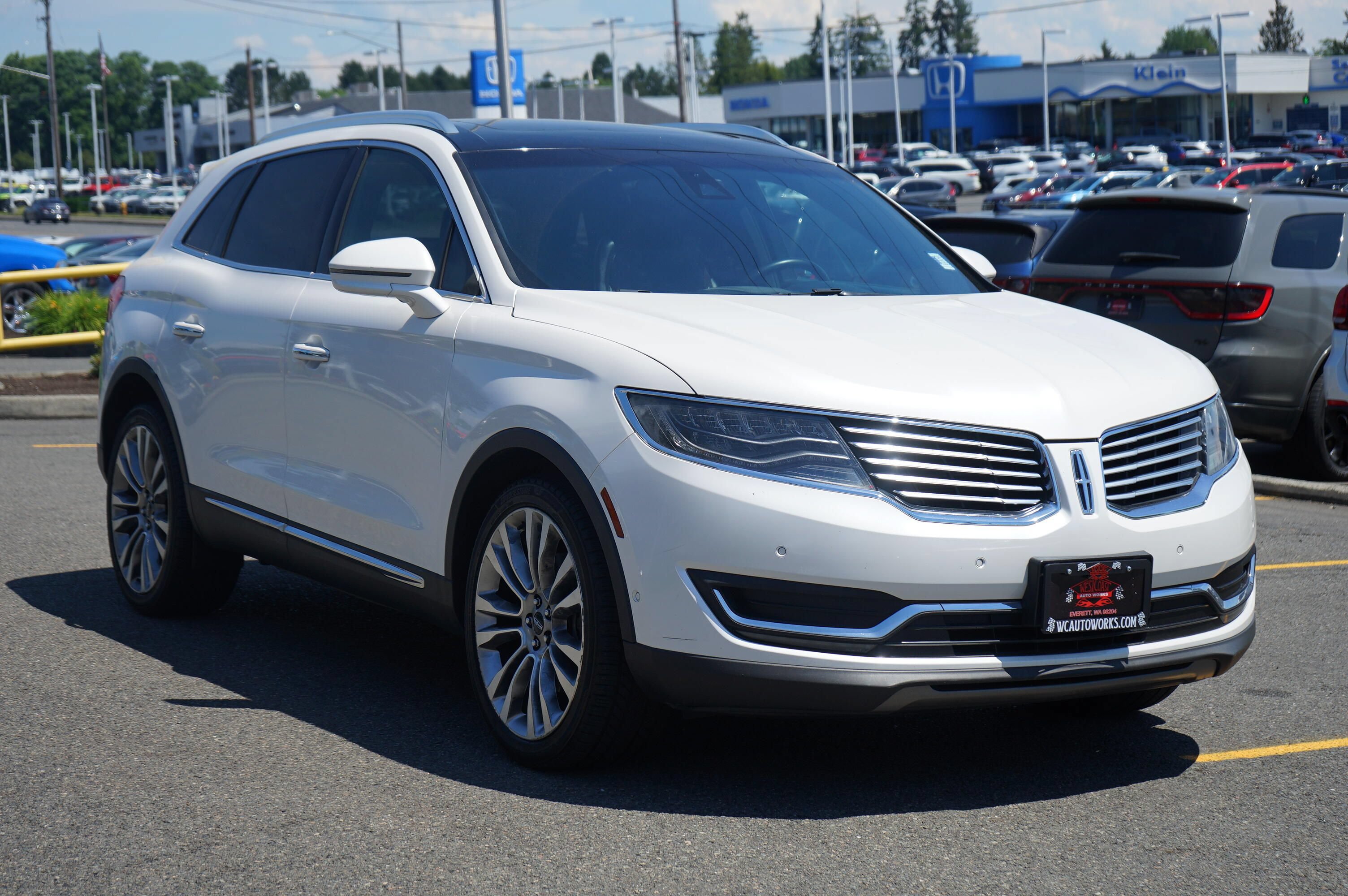 Used 2016 Lincoln MKX Reserve w/ Luxury Package AWD/4WD image 7