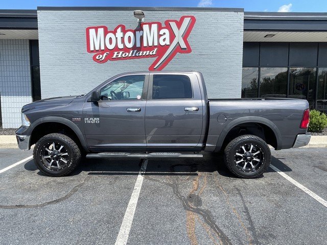 Used 2017 RAM 1500 Classic SLT image 1