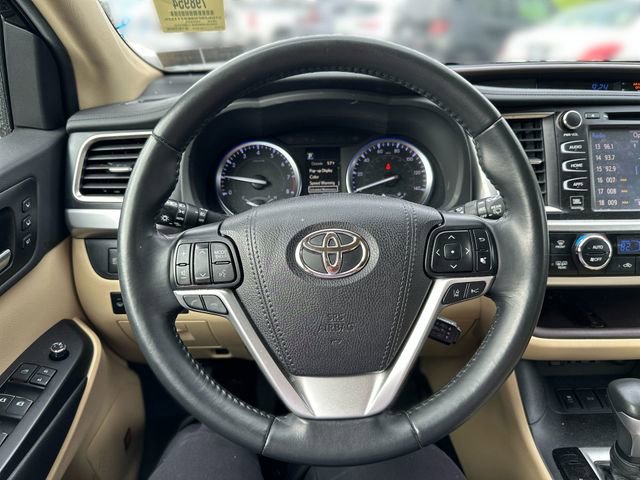 Used 2019 Toyota Highlander Limited image 15