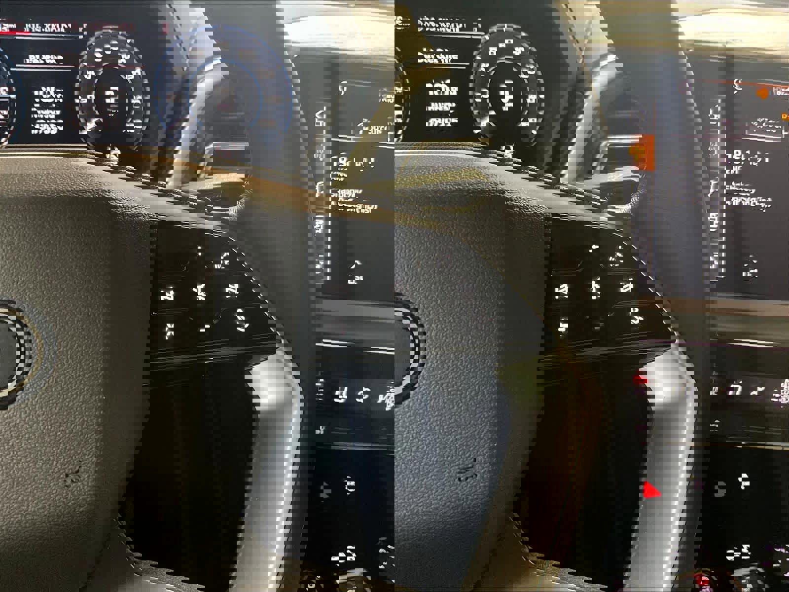 Used 2024 Audi Q4 e-tron Premium w/ Convenience Package image 20