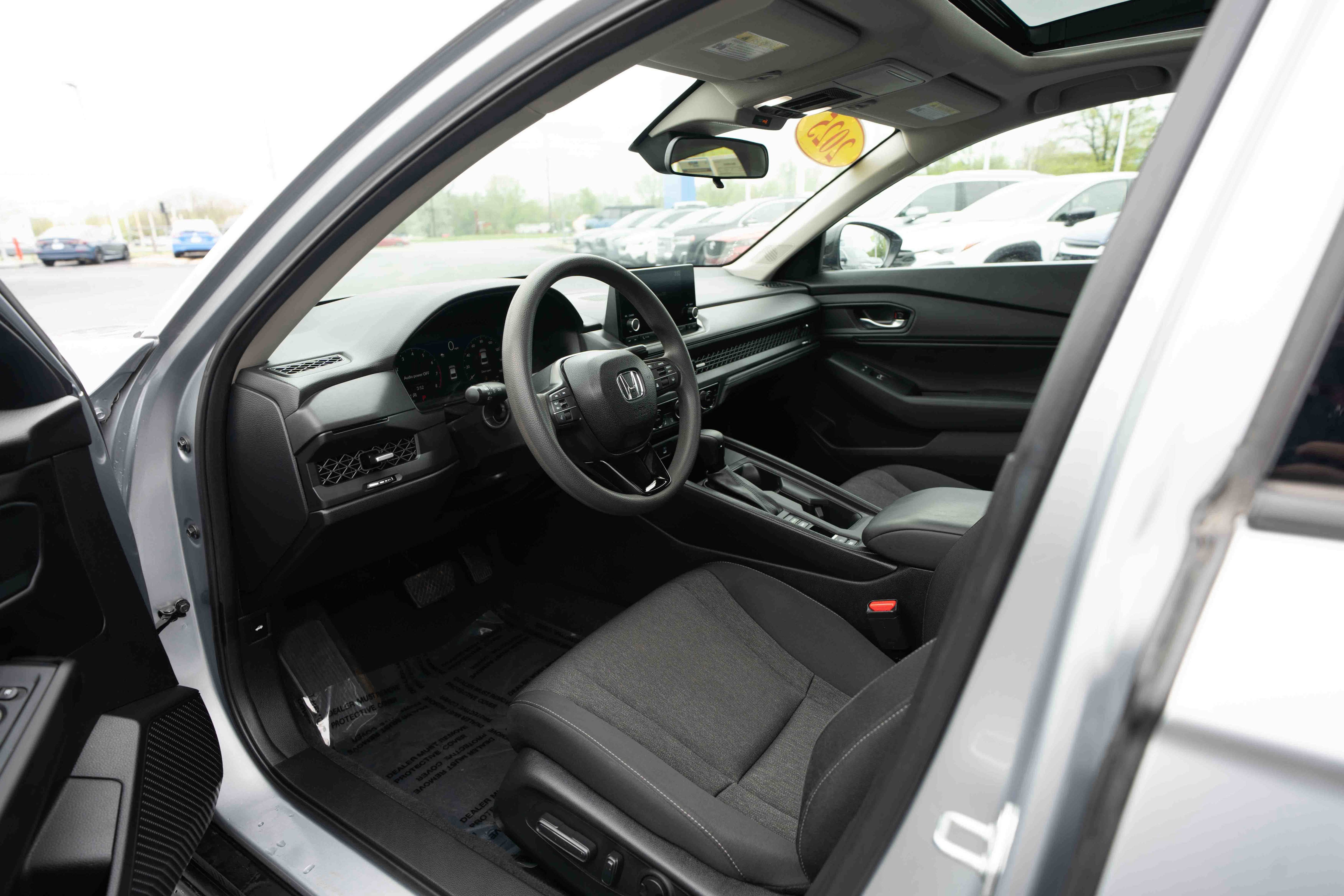 Certified 2025 Honda Accord SE image 8