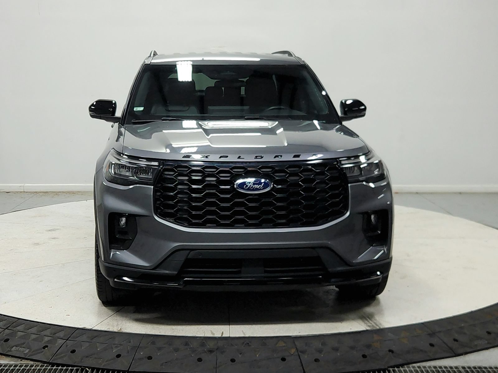 Used 2025 Ford Explorer ST-Line w/ ST-Line Street Pack AWD/4WD image 3