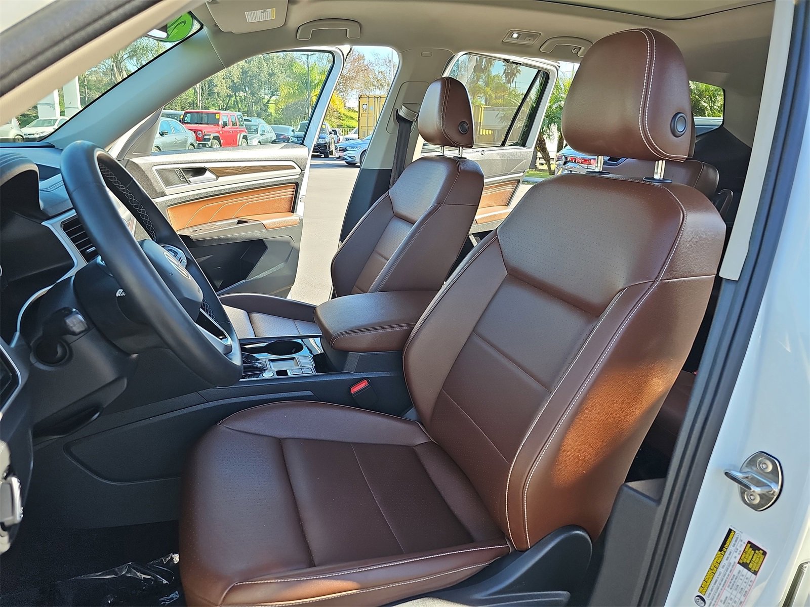 Used 2023 Volkswagen Atlas SE w/ Panoramic Sunroof Package image 17