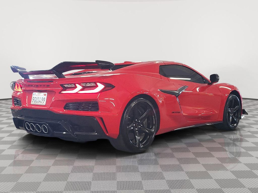 Used 2023 Chevrolet Corvette Z06 w/ Z07 Performance Package RWD image 4