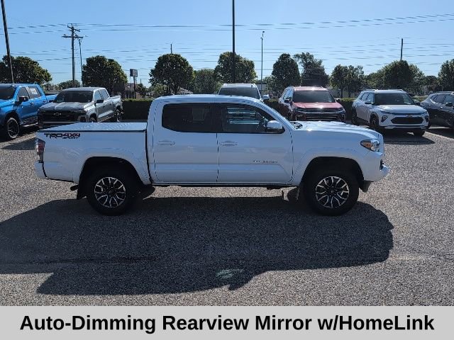 Used 2020 Toyota Tacoma TRD Sport w/ TRD Premium Sport Package AWD/4WD image 16