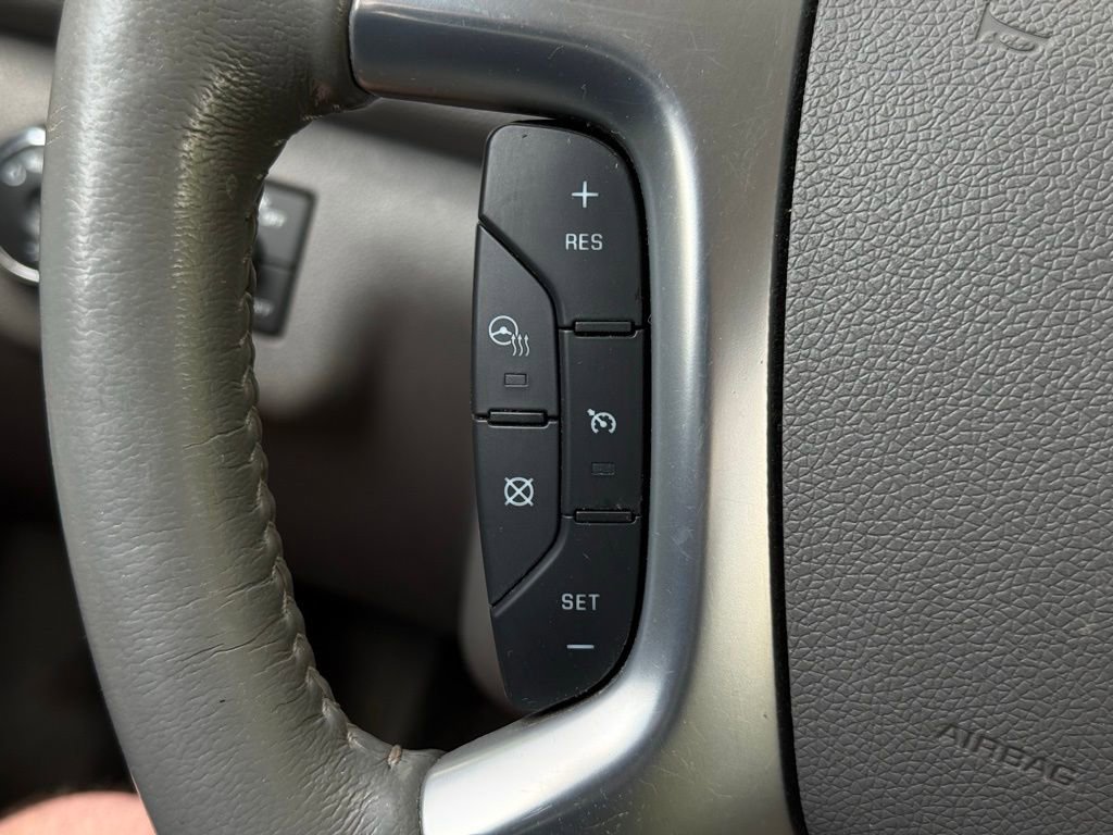 Used 2015 Chevrolet Traverse LTZ FWD image 17
